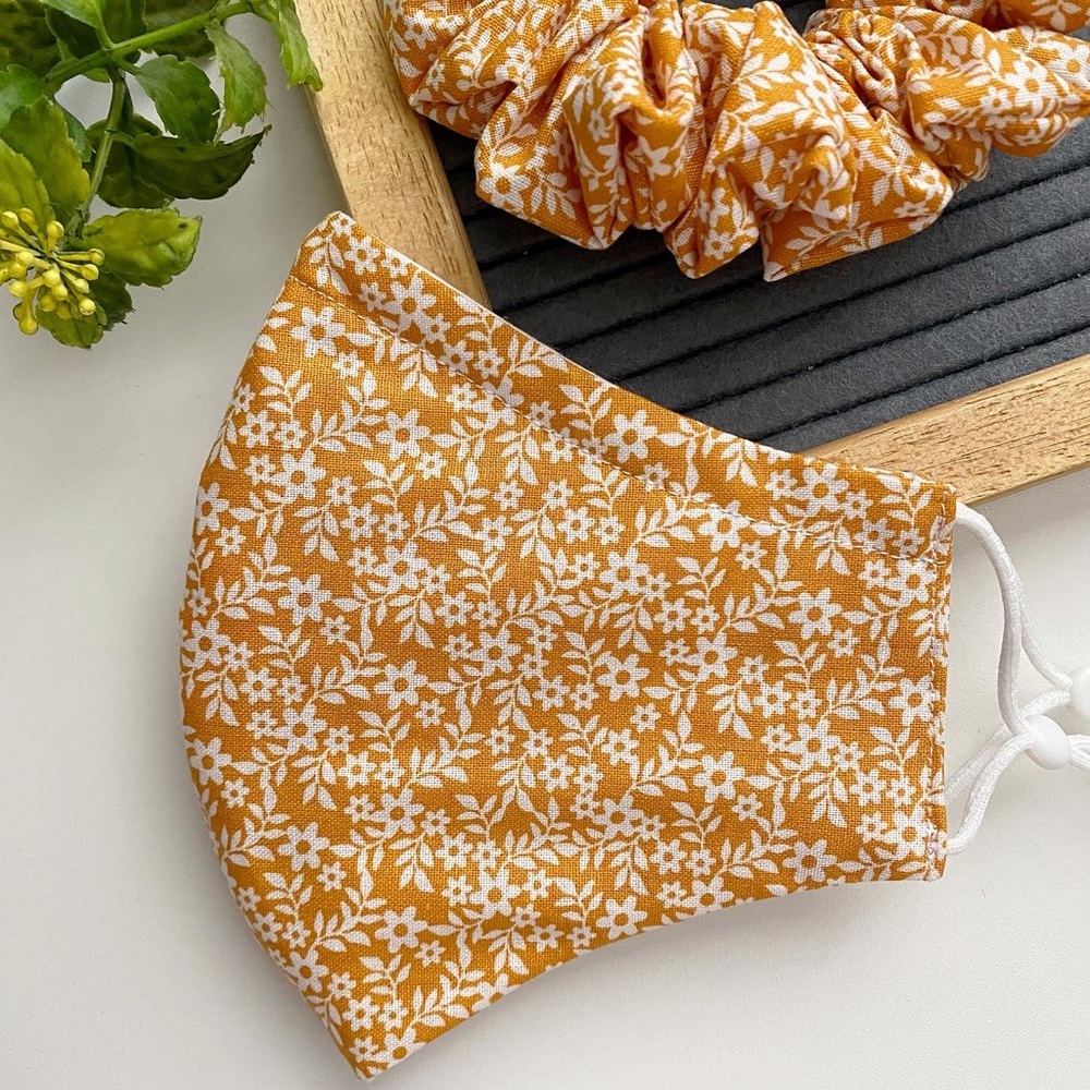 Cloth Face Mask - Daisy Field